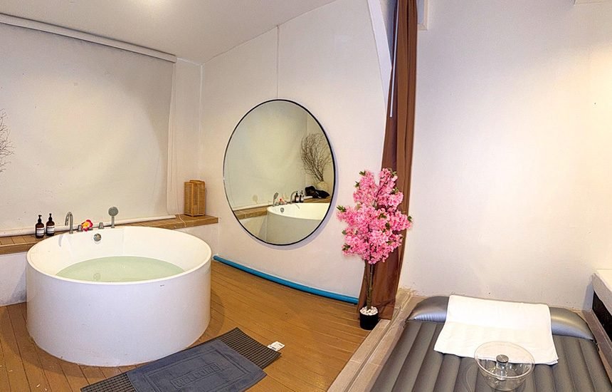 Rina Spa Nuru Massage / リナマッサージ