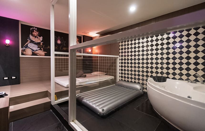 Black Lotus Massage/ ブラックロータス