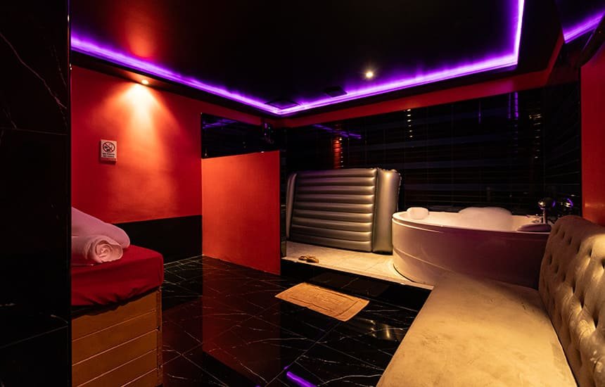 DNA Nuru Massage / ディーエヌエー