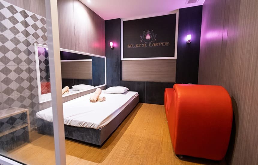 Black Lotus Massage/ ブラックロータス