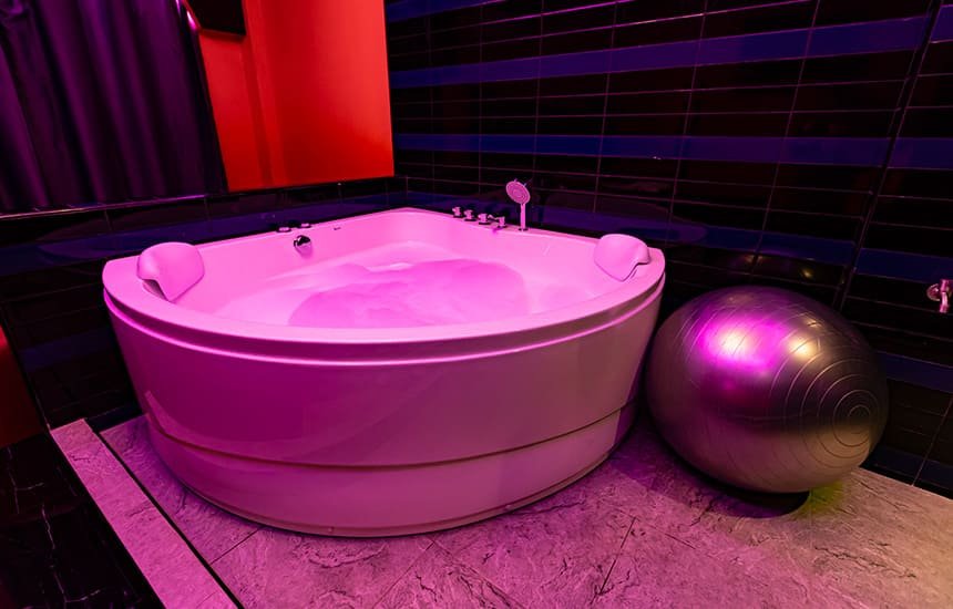 DNA Nuru Massage / ディーエヌエー