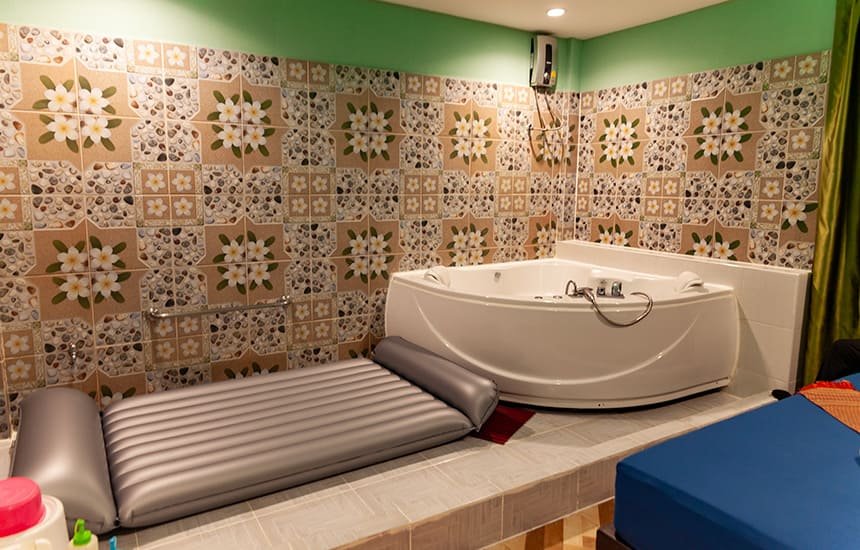 Rakuen massage / 楽園マッサージ