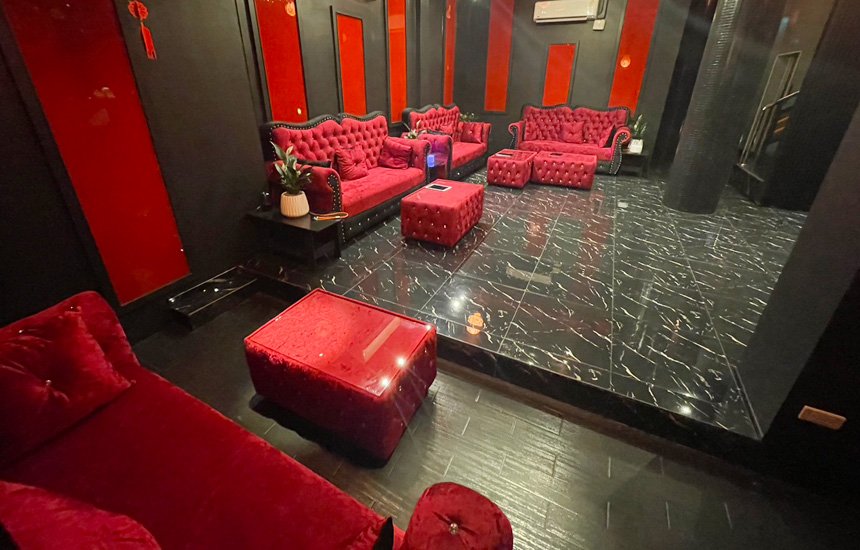 AMOR 888 / アモール