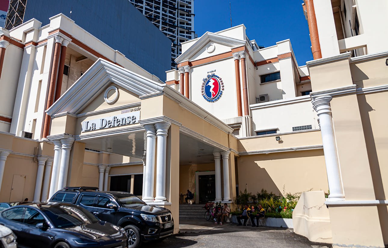 La Defense / ラ・ディフェンス