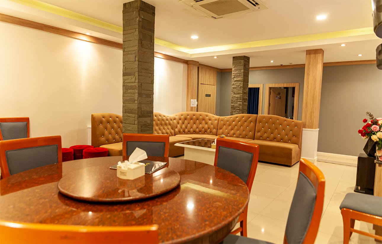 La Defense / ラ・ディフェンス